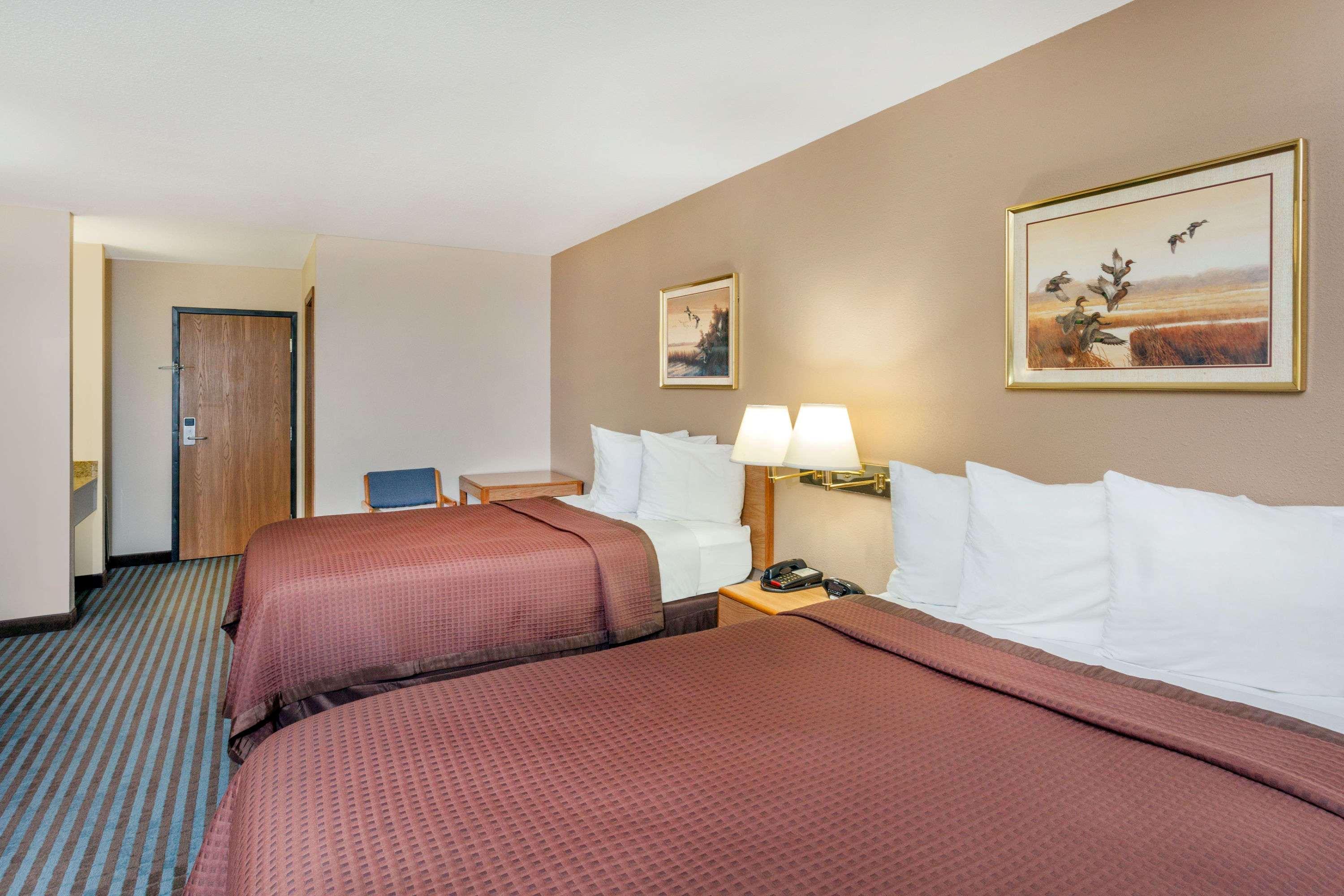 Days Inn By Wyndham Charleston Luaran gambar
