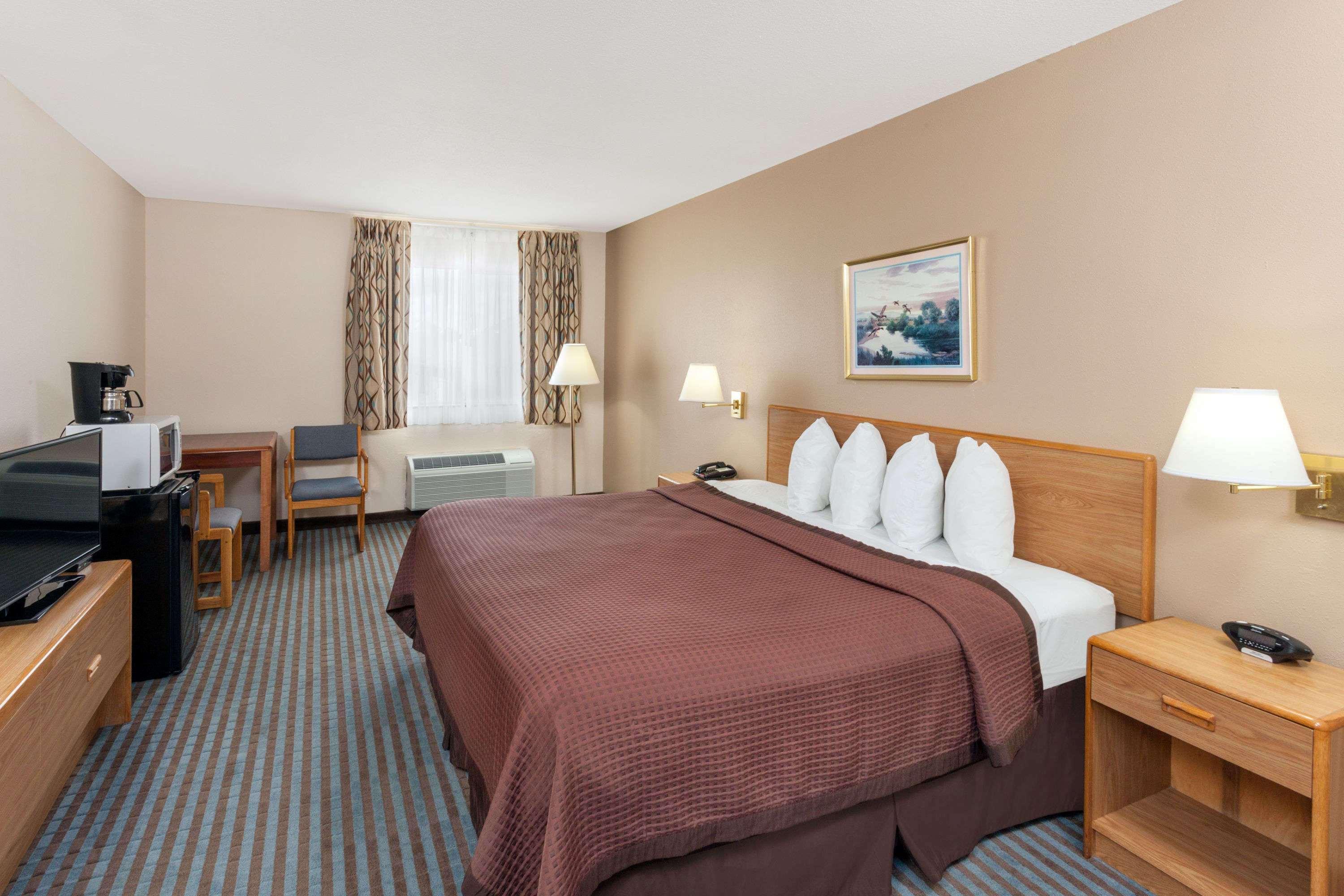Days Inn By Wyndham Charleston Luaran gambar