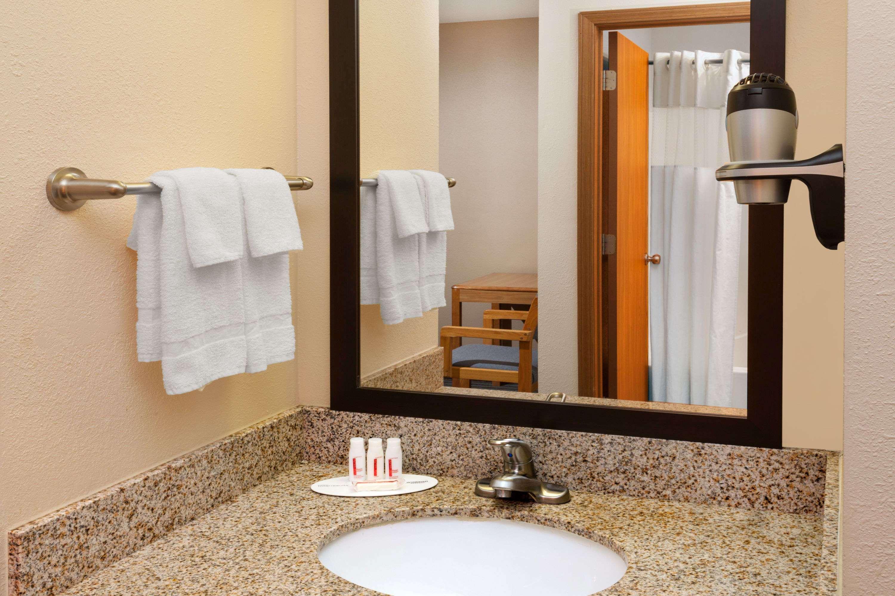 Days Inn By Wyndham Charleston Luaran gambar