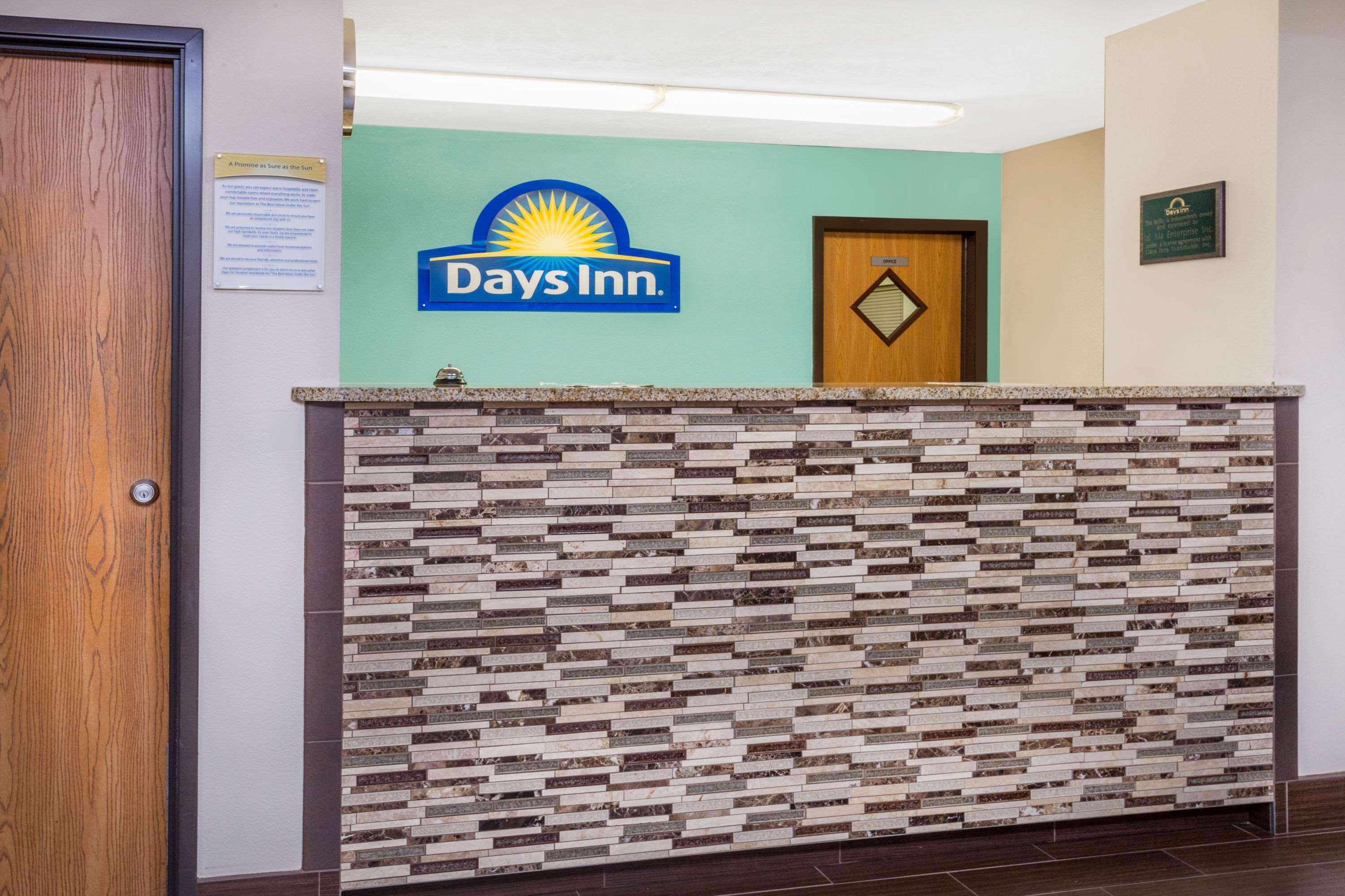 Days Inn By Wyndham Charleston Luaran gambar